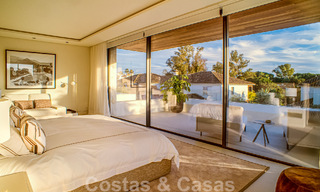 Villa contemporaine de construction récente à vendre avec vue sur la mer, située au centre de Marbella, à quelques pas de la plage, sur la Golden Mile 50099 