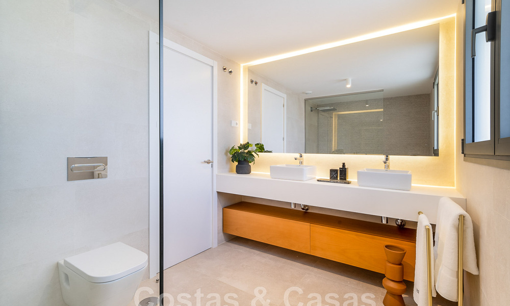 Maison moderne à vendre, dans une urbanisation prestigieuse de Mijas Costa, Costa del Sol 48586