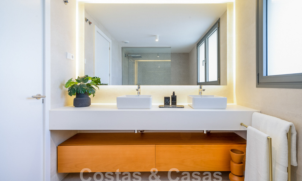 Maison moderne à vendre, dans une urbanisation prestigieuse de Mijas Costa, Costa del Sol 48588