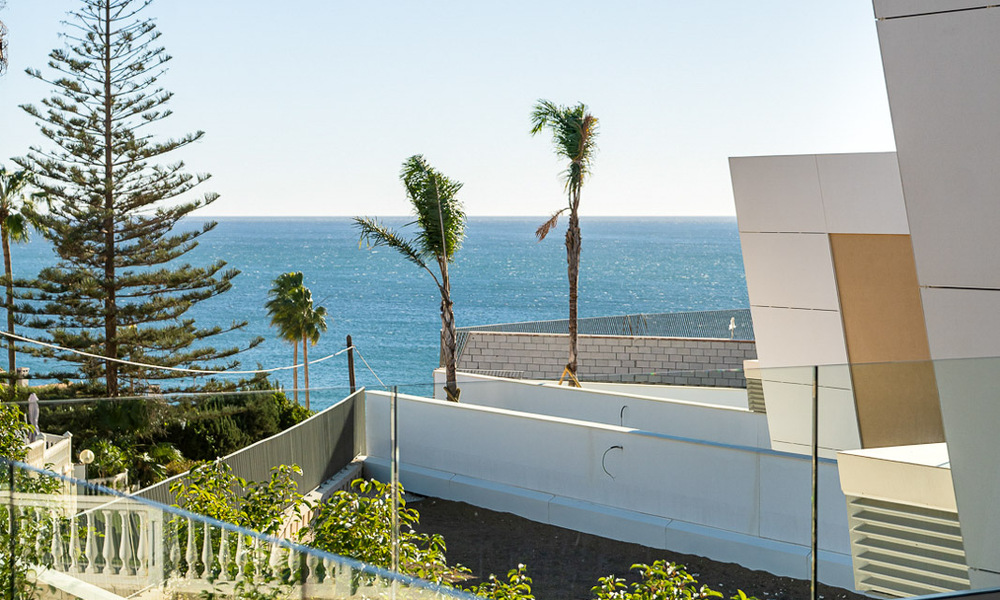 Maison moderne à vendre, dans une urbanisation prestigieuse de Mijas Costa, Costa del Sol 48590