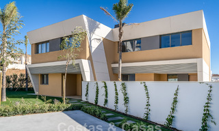 Maison moderne à vendre, dans une urbanisation prestigieuse de Mijas Costa, Costa del Sol 48594 