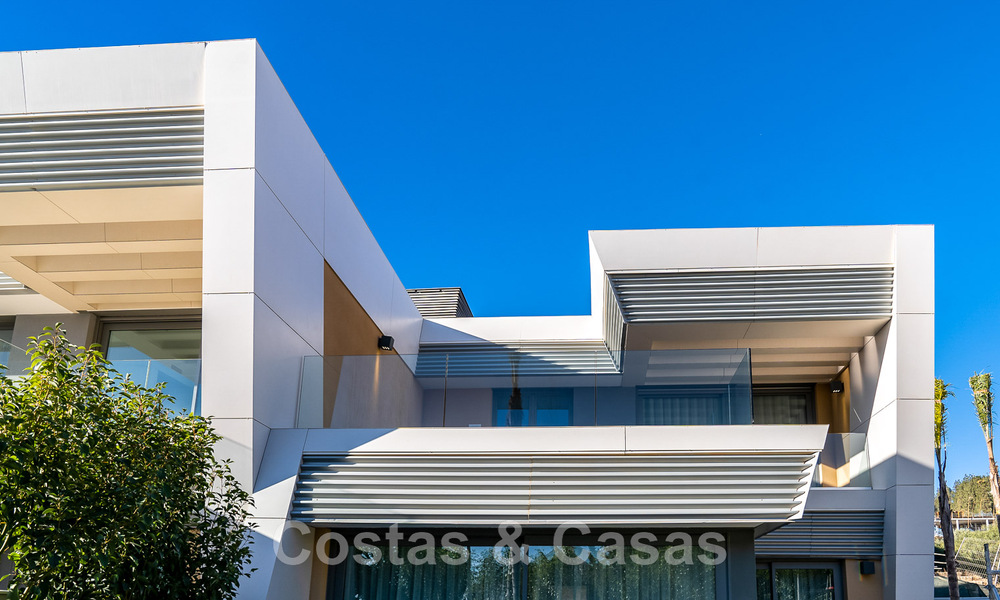 Maison moderne à vendre, dans une urbanisation prestigieuse de Mijas Costa, Costa del Sol 48597