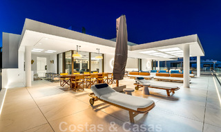 Penthouse moderne et ultra-luxueux à vendre, prêt à emménager, en première ligne de plage, avec vue sur la mer, entre Marbella et Estepona 48205 