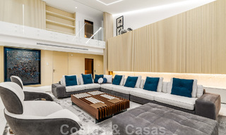 Penthouse moderne et ultra-luxueux à vendre, prêt à emménager, en première ligne de plage, avec vue sur la mer, entre Marbella et Estepona 48217 
