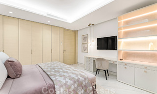 Penthouse moderne et ultra-luxueux à vendre, prêt à emménager, en première ligne de plage, avec vue sur la mer, entre Marbella et Estepona 48228 