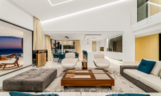 Penthouse moderne et ultra-luxueux à vendre, prêt à emménager, en première ligne de plage, avec vue sur la mer, entre Marbella et Estepona 48233 
