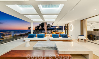 Penthouse moderne et ultra-luxueux à vendre, prêt à emménager, en première ligne de plage, avec vue sur la mer, entre Marbella et Estepona 48236 