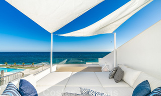 Penthouse moderne et ultra-luxueux à vendre, prêt à emménager, en première ligne de plage, avec vue sur la mer, entre Marbella et Estepona 48247 