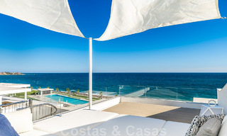 Penthouse moderne et ultra-luxueux à vendre, prêt à emménager, en première ligne de plage, avec vue sur la mer, entre Marbella et Estepona 48248 