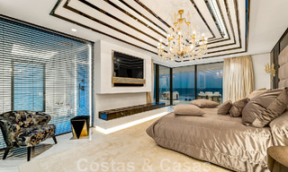 Penthouse moderne et ultra-luxueux à vendre, prêt à emménager, en première ligne de plage, avec vue sur la mer, entre Marbella et Estepona 48257 