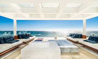 Penthouse moderne et ultra-luxueux à vendre, prêt à emménager, en première ligne de plage, avec vue sur la mer, entre Marbella et Estepona 48277 
