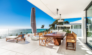 Penthouse moderne et ultra-luxueux à vendre, prêt à emménager, en première ligne de plage, avec vue sur la mer, entre Marbella et Estepona 48279 