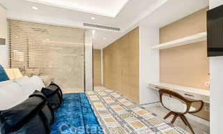 Penthouse moderne et ultra-luxueux à vendre, prêt à emménager, en première ligne de plage, avec vue sur la mer, entre Marbella et Estepona 48295 