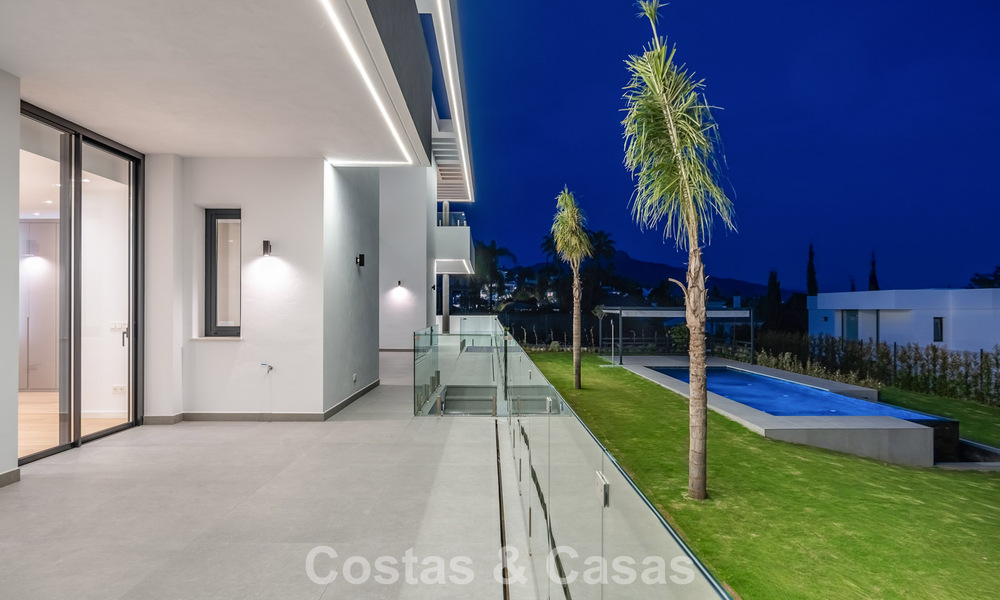 Villa design écoénergétique à vendre, à proximité des terrains de golf, à Benahavis - Marbella 783148