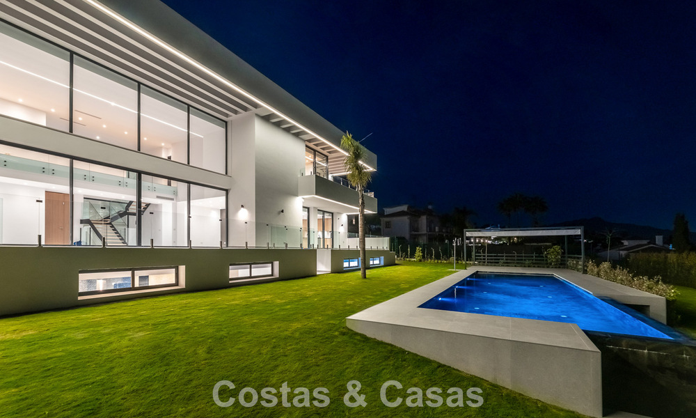 Villa design écoénergétique à vendre, à proximité des terrains de golf, à Benahavis - Marbella 783150