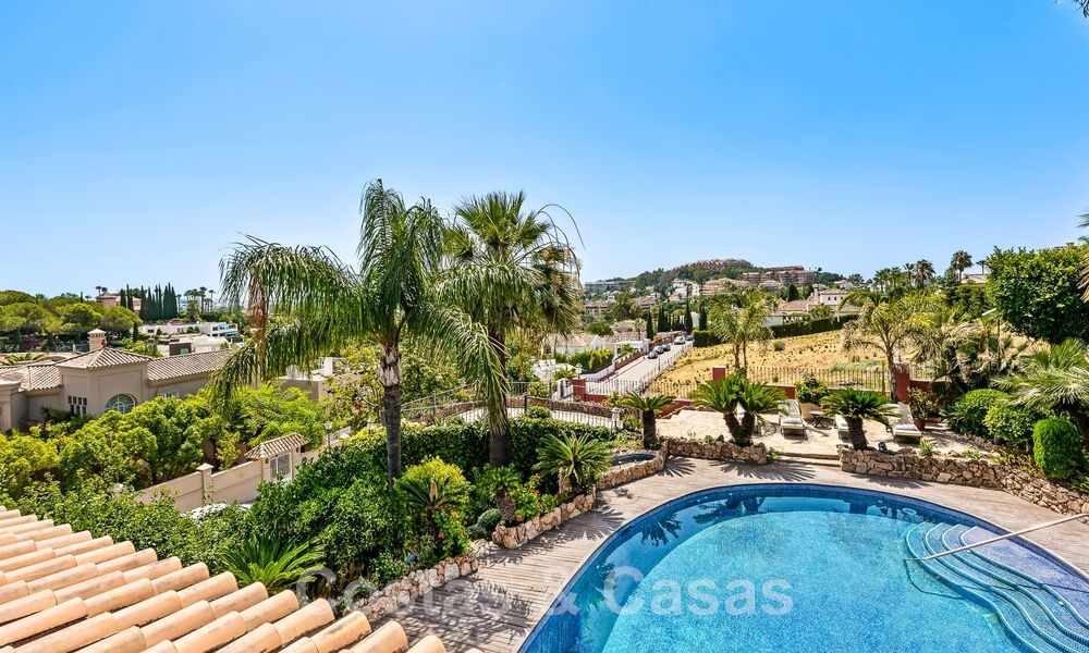 Vente d'une maison traditionnelle et luxueuse de style andalou avec vue sur la mer au cœur de la vallée du golf de Nueva Andalucia, Marbella 49209