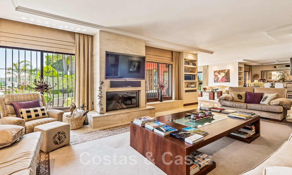 Vente d'une maison traditionnelle et luxueuse de style andalou avec vue sur la mer au cœur de la vallée du golf de Nueva Andalucia, Marbella 49212