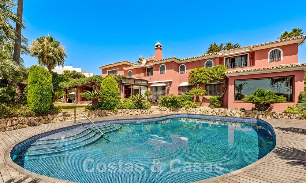 Vente d'une maison traditionnelle et luxueuse de style andalou avec vue sur la mer au cœur de la vallée du golf de Nueva Andalucia, Marbella 49214