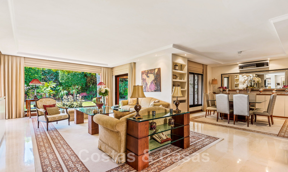 Vente d'une maison traditionnelle et luxueuse de style andalou avec vue sur la mer au cœur de la vallée du golf de Nueva Andalucia, Marbella 49217
