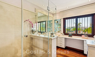 Vente d'une maison traditionnelle et luxueuse de style andalou avec vue sur la mer au cœur de la vallée du golf de Nueva Andalucia, Marbella 49219 