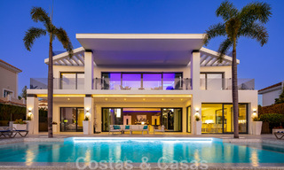 Villa de style moderne rénovée à vendre au cœur de la vallée du golf de Nueva Andalucia, Marbella 49070 