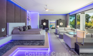 Villa de style moderne rénovée à vendre au cœur de la vallée du golf de Nueva Andalucia, Marbella 49074 