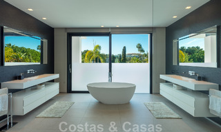 Villa de style moderne rénovée à vendre au cœur de la vallée du golf de Nueva Andalucia, Marbella 49079 