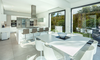 Villa de style moderne rénovée à vendre au cœur de la vallée du golf de Nueva Andalucia, Marbella 49088 