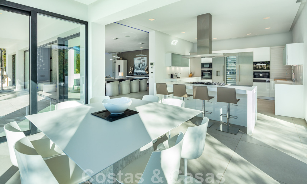 Villa de style moderne rénovée à vendre au cœur de la vallée du golf de Nueva Andalucia, Marbella 49089