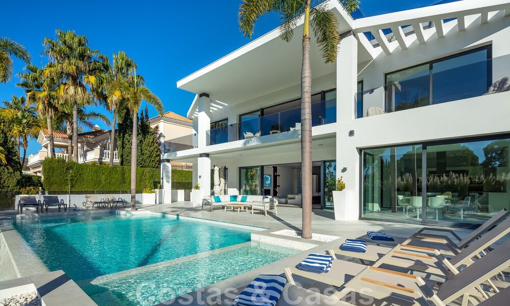 Villa de style moderne rénovée à vendre au cœur de la vallée du golf de Nueva Andalucia, Marbella 49093