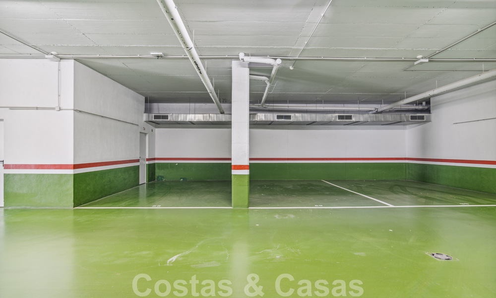 Appartement prêt à emménager à vendre dans un complexe de plage exclusif avec vue sur la mer, à quelques pas du centre d'Estepona 49293