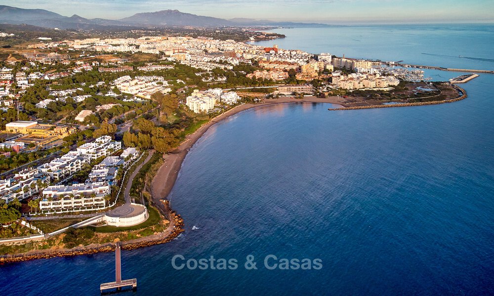 Appartement prêt à emménager à vendre dans un complexe de plage exclusif avec vue sur la mer, à quelques pas du centre d'Estepona 49308