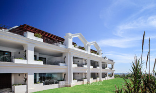 Appartement prêt à emménager à vendre dans un complexe de plage exclusif avec vue sur la mer, à quelques pas du centre d'Estepona 49311 