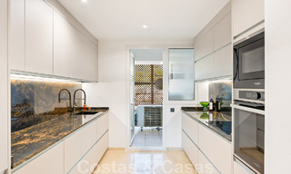 Appartement moderne rénové à vendre, avec vue sur la mer, dans un complexe fermé situé sur le nouveau Golden Mile, entre Marbella et Estepona 49525 