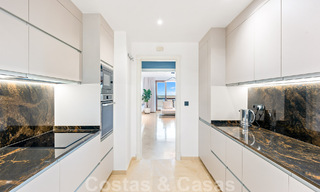 Appartement moderne rénové à vendre, avec vue sur la mer, dans un complexe fermé situé sur le nouveau Golden Mile, entre Marbella et Estepona 49526 