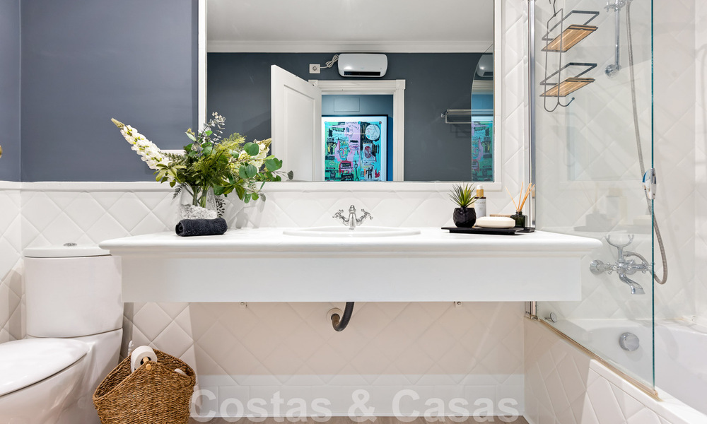 Appartement moderne rénové à vendre, avec vue sur la mer, dans un complexe fermé situé sur le nouveau Golden Mile, entre Marbella et Estepona 49545