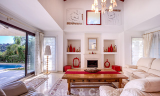 Villa andalouse indépendante à vendre avec un grand potentiel, située en position élevée et entourée de terrains de golf à Benahavis - Marbella 49604 