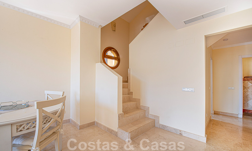 Spacieux duplex penthouse à vendre avec vue sur la mer, à proximité de toutes les commodités sur le Golden Mile de Marbella 49623