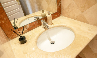 Spacieux duplex penthouse à vendre avec vue sur la mer, à proximité de toutes les commodités sur le Golden Mile de Marbella 49626 