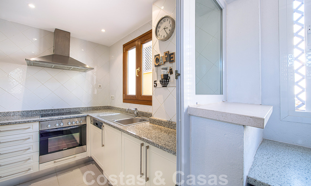 Spacieux duplex penthouse à vendre avec vue sur la mer, à proximité de toutes les commodités sur le Golden Mile de Marbella 49628