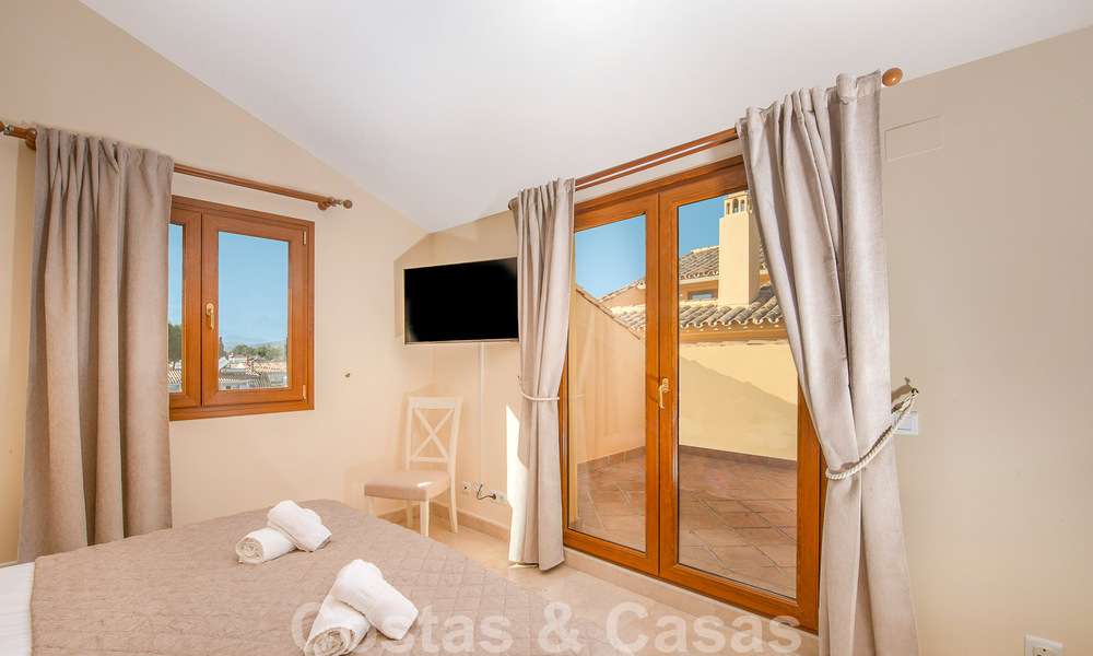 Spacieux duplex penthouse à vendre avec vue sur la mer, à proximité de toutes les commodités sur le Golden Mile de Marbella 49634