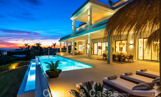 Villa design exclusive avec vue panoramique sur la mer à vendre dans un resort de golf cinq étoiles à Marbella - Benahavis 48822 