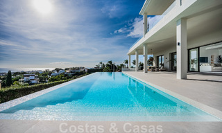 Villa design exclusive avec vue panoramique sur la mer à vendre dans un resort de golf cinq étoiles à Marbella - Benahavis 48832 