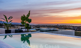 Villa design exclusive avec vue panoramique sur la mer à vendre dans un resort de golf cinq étoiles à Marbella - Benahavis 48840 