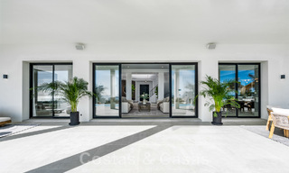 Villa design exclusive avec vue panoramique sur la mer à vendre dans un resort de golf cinq étoiles à Marbella - Benahavis 48855 