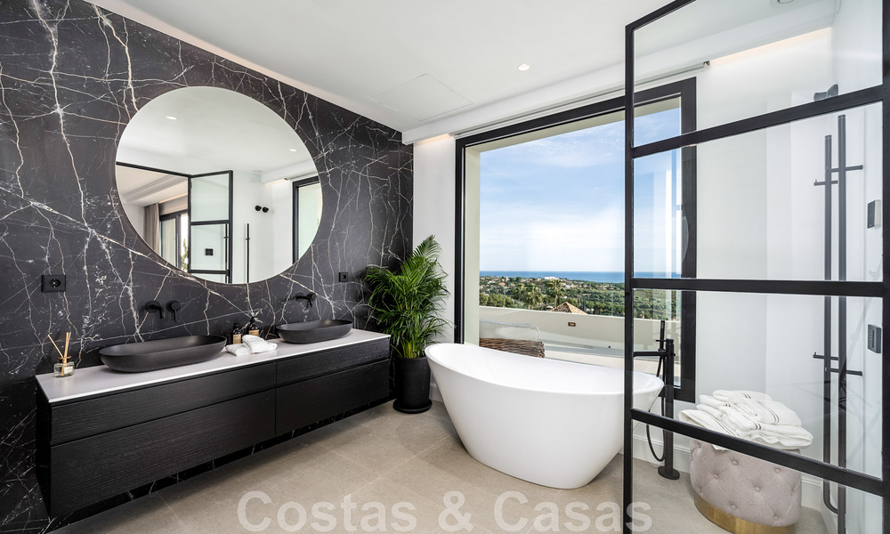 Villa design exclusive avec vue panoramique sur la mer à vendre dans un resort de golf cinq étoiles à Marbella - Benahavis 48883