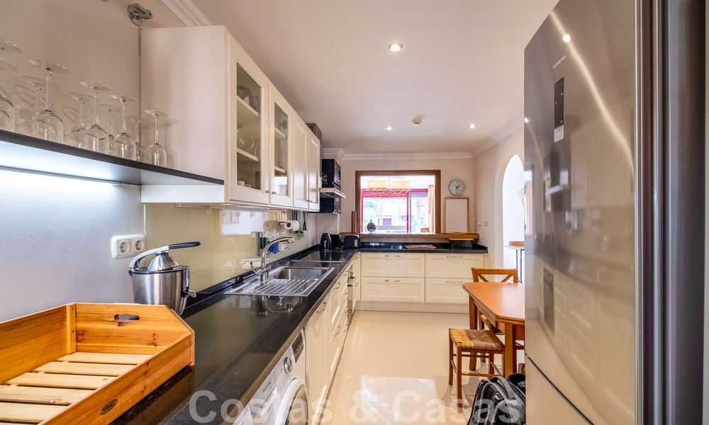 Appartement de 3 chambres à vendre dans une urbanisation exclusive et fermée sur le front de mer à San Pedro, Marbella 49644