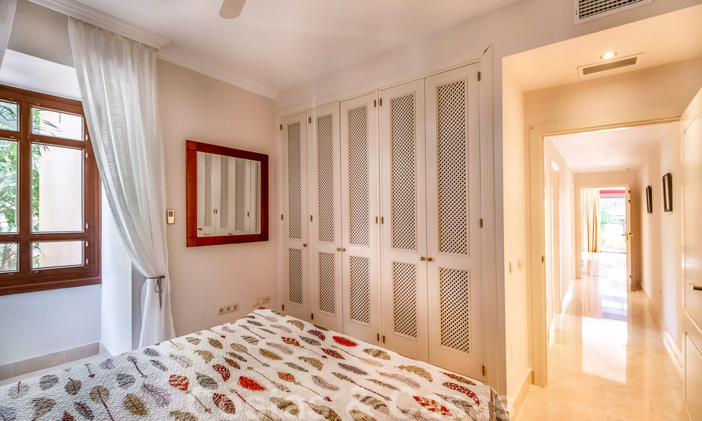 Appartement de 3 chambres à vendre dans une urbanisation exclusive et fermée sur le front de mer à San Pedro, Marbella 49650