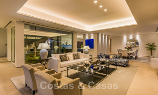 Villa de luxe en première ligne de golf, de style moderne et élégant, avec vue imprenable sur le golf et la mer, à vendre à Los Flamingos Golf resort à Marbella - Benahavis 48933 