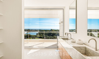 Villa de luxe en première ligne de golf, de style moderne et élégant, avec vue imprenable sur le golf et la mer, à vendre à Los Flamingos Golf resort à Marbella - Benahavis 48945 